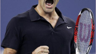 Федерер победи Сампрас в демонстративен мач