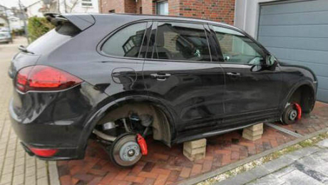 Фенове на Дортмунд свиха гумите на Левандовски