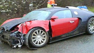 Bugatti Veyron катастрофира нелепо