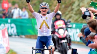 Австриецът Стефан Денифил спечели изключително тежкия 17 ти етап от колоездачната
