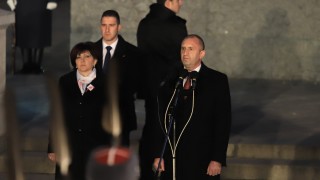 Тази сутрин с хиляди българи се поклонихме пред подвига на