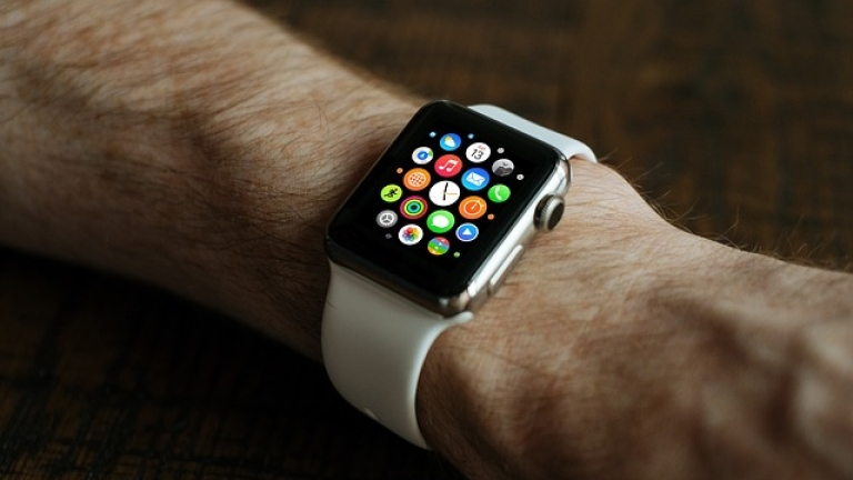 Направиха часовник за $26 900, който изглежда точно като Apple Watch