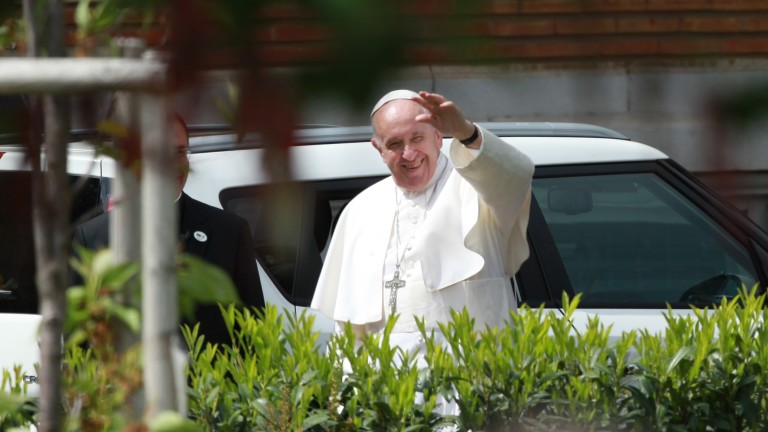 Всички в папската свита останали щастливи от визитата в България