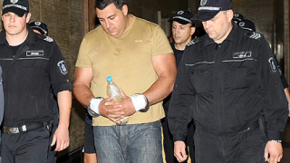 Сумиста "решава" делото с 40 въпроса