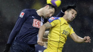 Байерн готви Симунич за заместник на Лусио