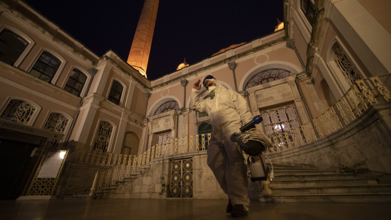 Заразените с новия коронавирус в Турция набъбват, в Китай - почти само от чужбина