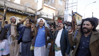 Военноморските сили на САЩ са иззели повече от 2100 автомата