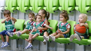 Баскетболистите от националния отбор ще гостуват в Дневен център за