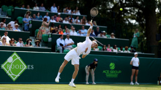 Четирима от поканените от Международния олимпийски комитет МОК осем руски