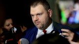 Пеевски: Абсурдно е сега да се иска оставката на Стоянов