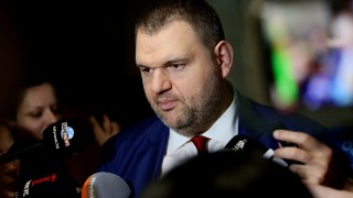 Оставката на вътрешния министър Калин Стоянов не се е превърнала
