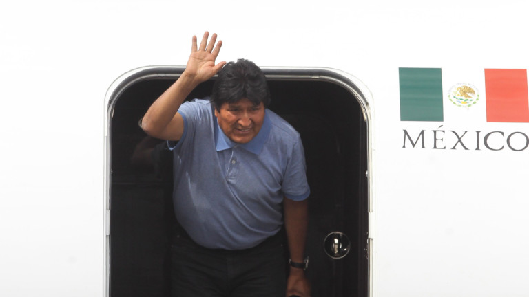 Бившият президент на Боливия Ево Моралес пристигна в Мексико сити,