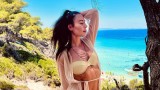  Маги Джанаварова, секси фотосите по бански и безкрайното лято на изпълнителката 