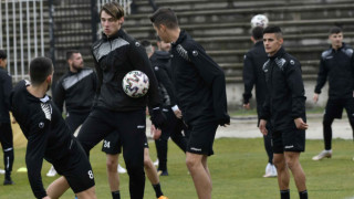 Треньорът Александър Тунчев изведе Локомотив Пловдив за първа тренировка по рано