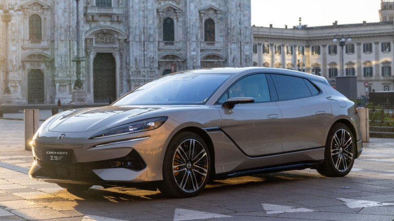 Гигантът при електромобилите BYD атакува Европа с нова премиум марка