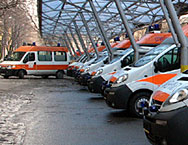 Линейка се преобърна след удар с кола в София