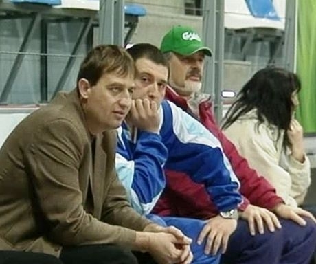 Полицейски кордон за баскетбол в Самоков
