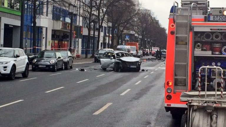 Експлодира автомобил в центъра на Берлин, един загинал
