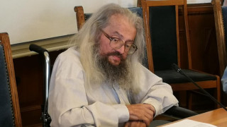 Босия дойде на заседанието на комисията за шофьорските книжки