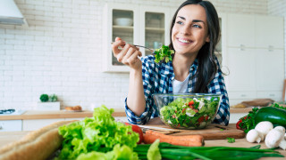 Как да направим салатата си по-здравословна и по-вкусна