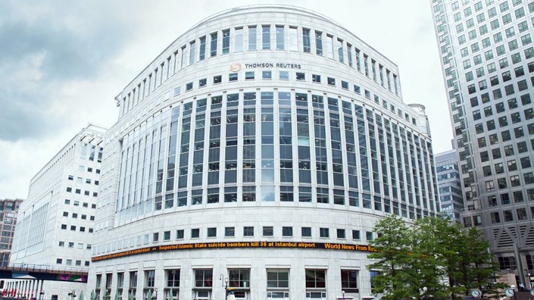 Thomson Reuters затваря 1/3 от офисите си и съкращава 3200 служители