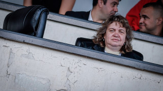 Папа Франциск имаше същата фланелка като на шефката на парламента