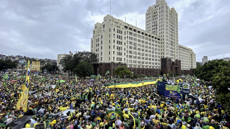 Президентът на Бразилия Жаир Болсонару призова шофьорите на камиони, протестиращи