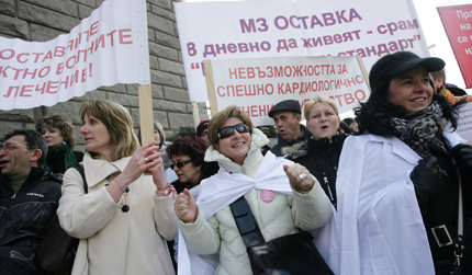 Илко Семерджиев: Режат парите на лекарите и медицинските сестри
