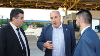 Преминаващите Дунав мост на входа на Русе получават анкети в