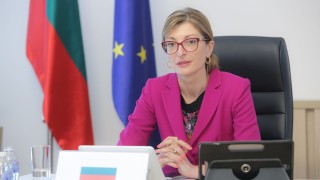 Захариева очаква българо-македонската комисия да заработи отново 