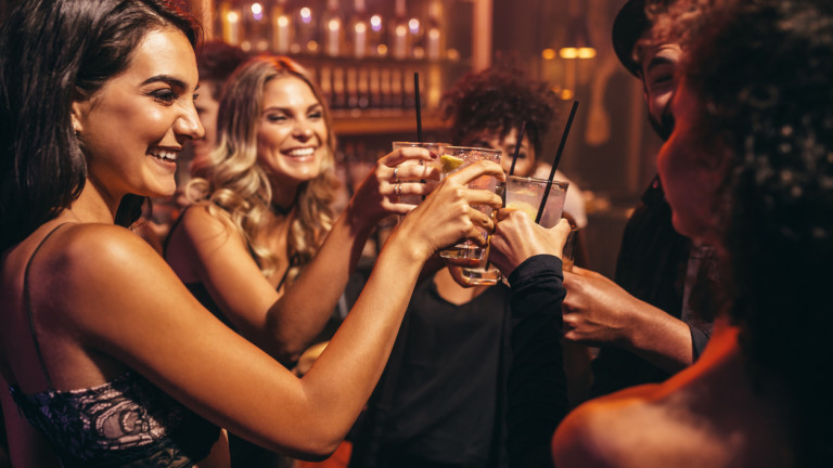 Колкото по-дебели сме, толкова повече можем да пием в този клуб