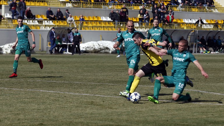 Отборите на Витоша (Бистрица) и Ботев (Пловдив) играят един срещу