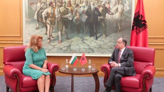България застава изцяло зад европейското бъдеще на Република Албания Това