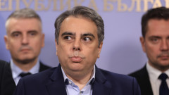 Асен Василев: Доцова трябва доброволно да подаде оставка, а не под натиск