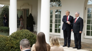 Премиерът Бенямин Нетаняху и президентът на САЩ Доналд Тръмп водят