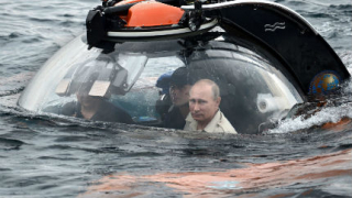 Путин разгледа и подводната територия на Крим