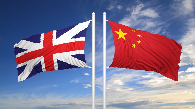 Лондон отговори остро на Китай за санкциите му срещу британски депутати