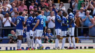 ВЕвертън планират спешна продажба на свои играчи за да подобрят