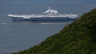 Китай с военни учения в Южнокитайско море на фона на напрежение със САЩ