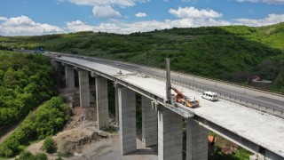 Задръствания по пътищата се очакват в последния работен ден преди