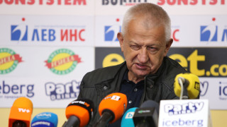 Собственикът на Локомотив Пловдив Христо Крушарски пристигна при тима преди