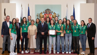 Президентът Румен Радев удостои националния ни отбора по волейбол за