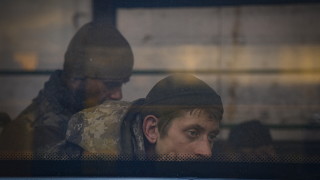 Украинските разузнавателни служби поддържат връзка със заловените бойци от стоманодобивния
