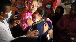 20 загинали и 17 ранени при инцидент в джамия в Бангладеш