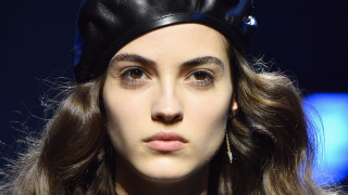 Баретата не сме я засичали по модните подиуми поне