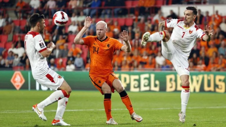 Нидерландия разби с 4:0 у дома Черна гора в мач