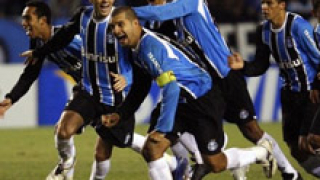 "Копа Либертадорес": Гремио - Дефенсор Спортинг 2:0 (4:2 след дузпи)