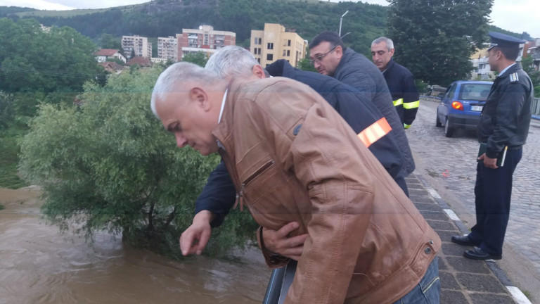 Наводненията след проливните дъждове в България през последните дни взеха
