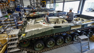 Rheinmetall възнамерява да открие четири оръжейни завода в Украйна