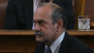 Полупразна зала и само трима министри дебатират Бюджет 2012